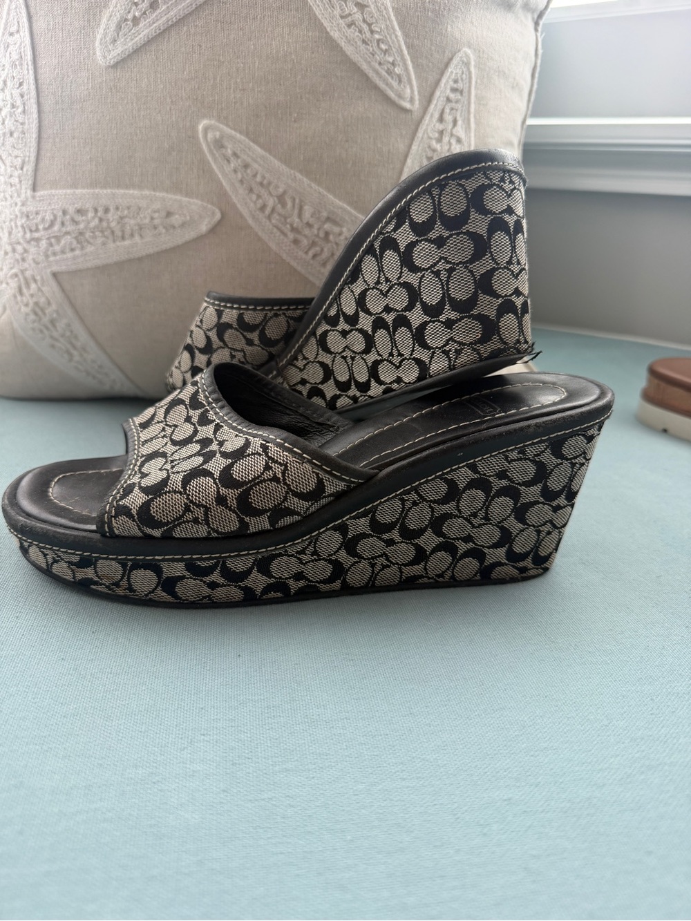 Coach Signature Canvas Wedge Sandals in Black and Tan y2k size 7